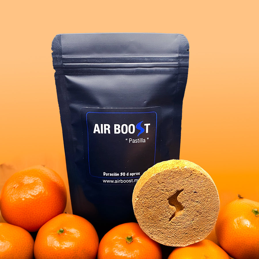 Empaque color negro encima de mandarinas