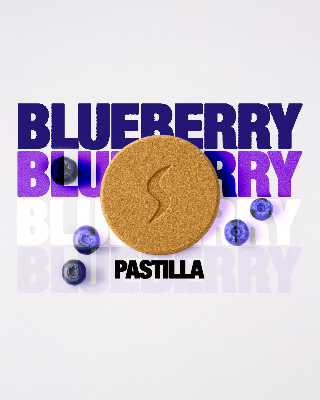 Pastilla naranja con fondo de mora azul